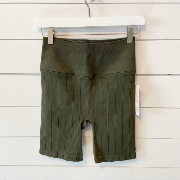 NWTs Spiritual Gangster | Women’s Green Amara Wide Rim Knit Bicycle Shorts S/XS - Picture 4 of 14